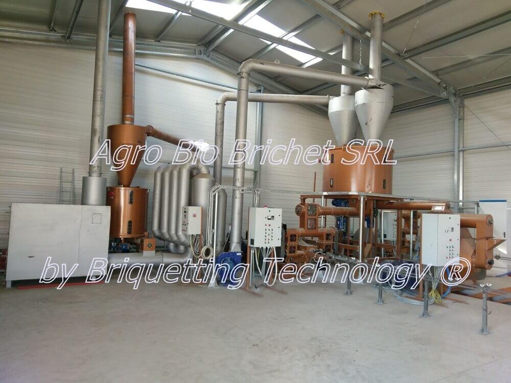 Briquetting and pelletizing line for straw in Corbu