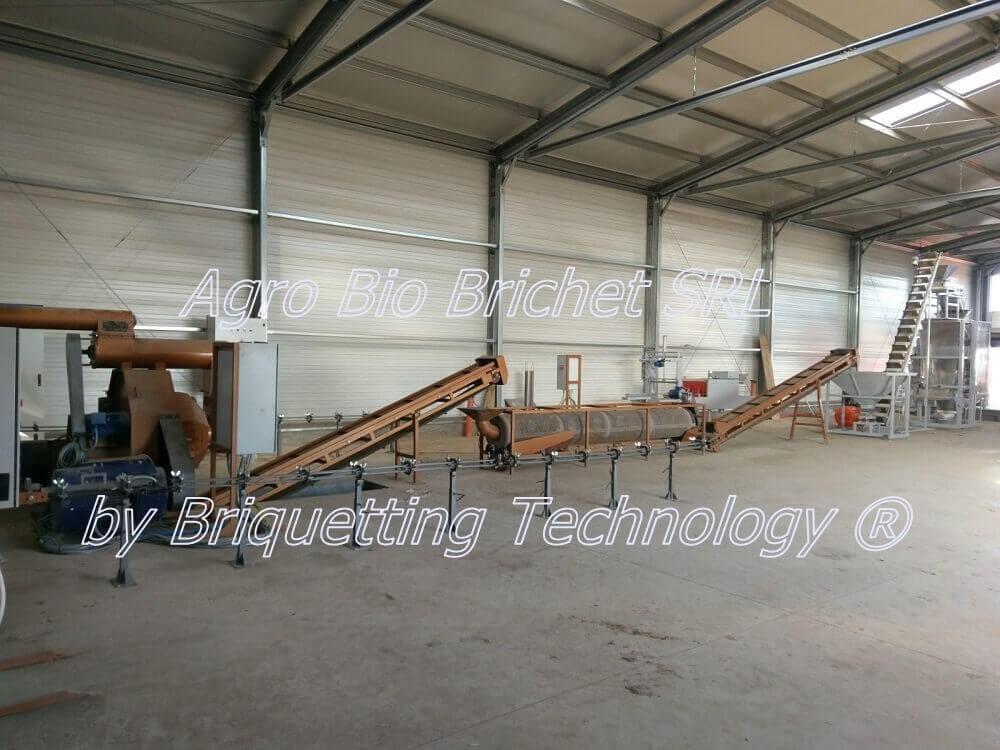 Equipment for briquetting straw in Corbu