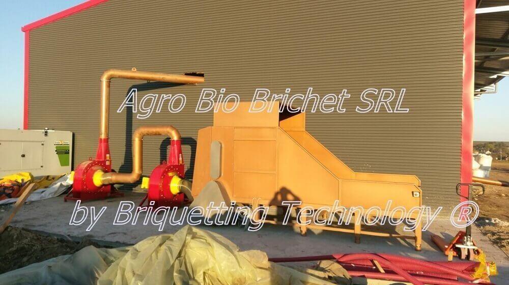 Bale chopper for straw in Corbu