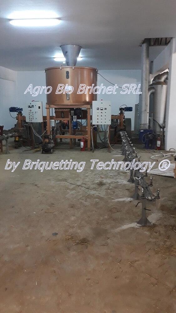 Straw briquetting line with a capacity of 800-1000 kg/hour in Rasova