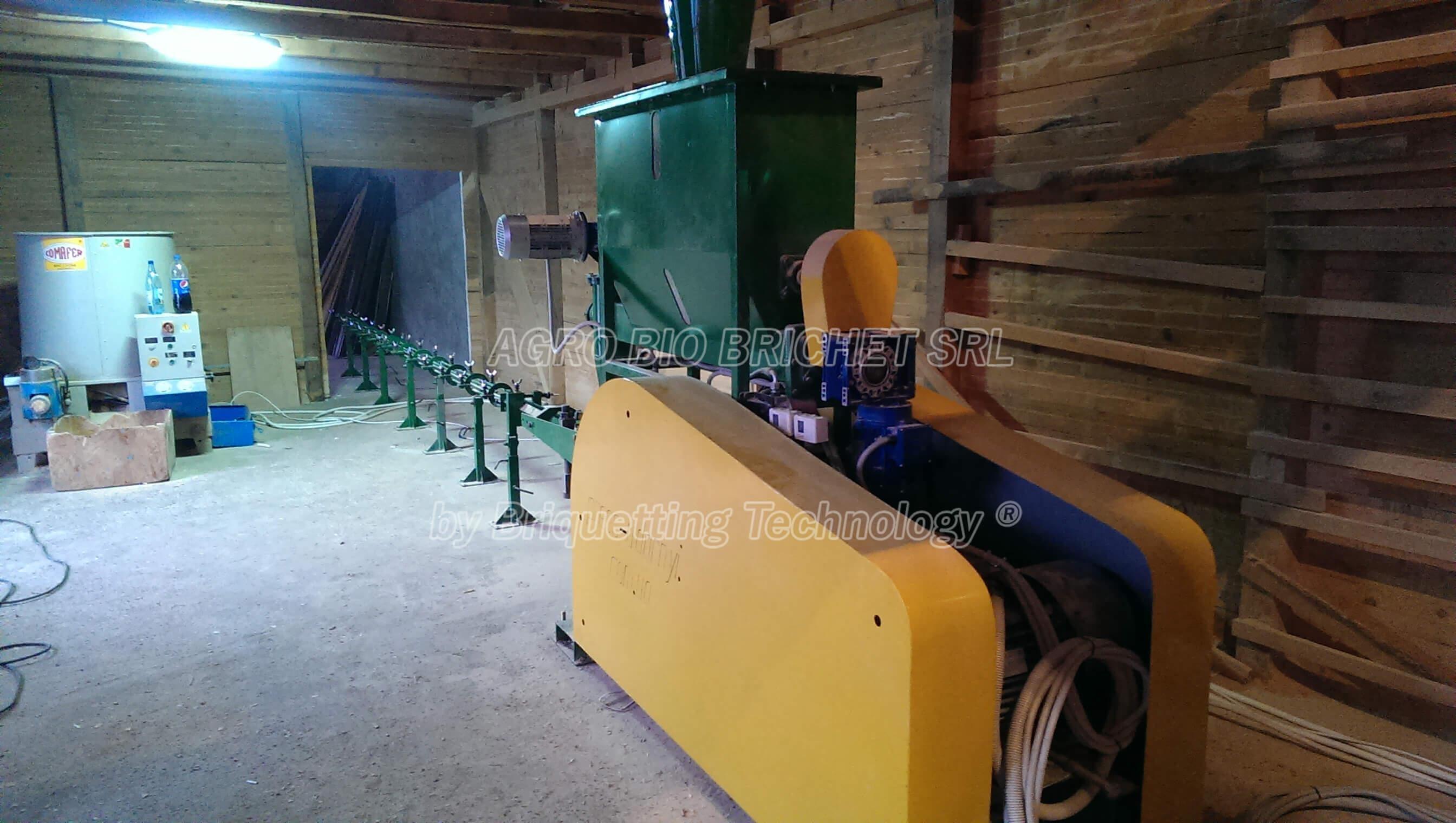 Briquetting System Briquetting system for sawdust