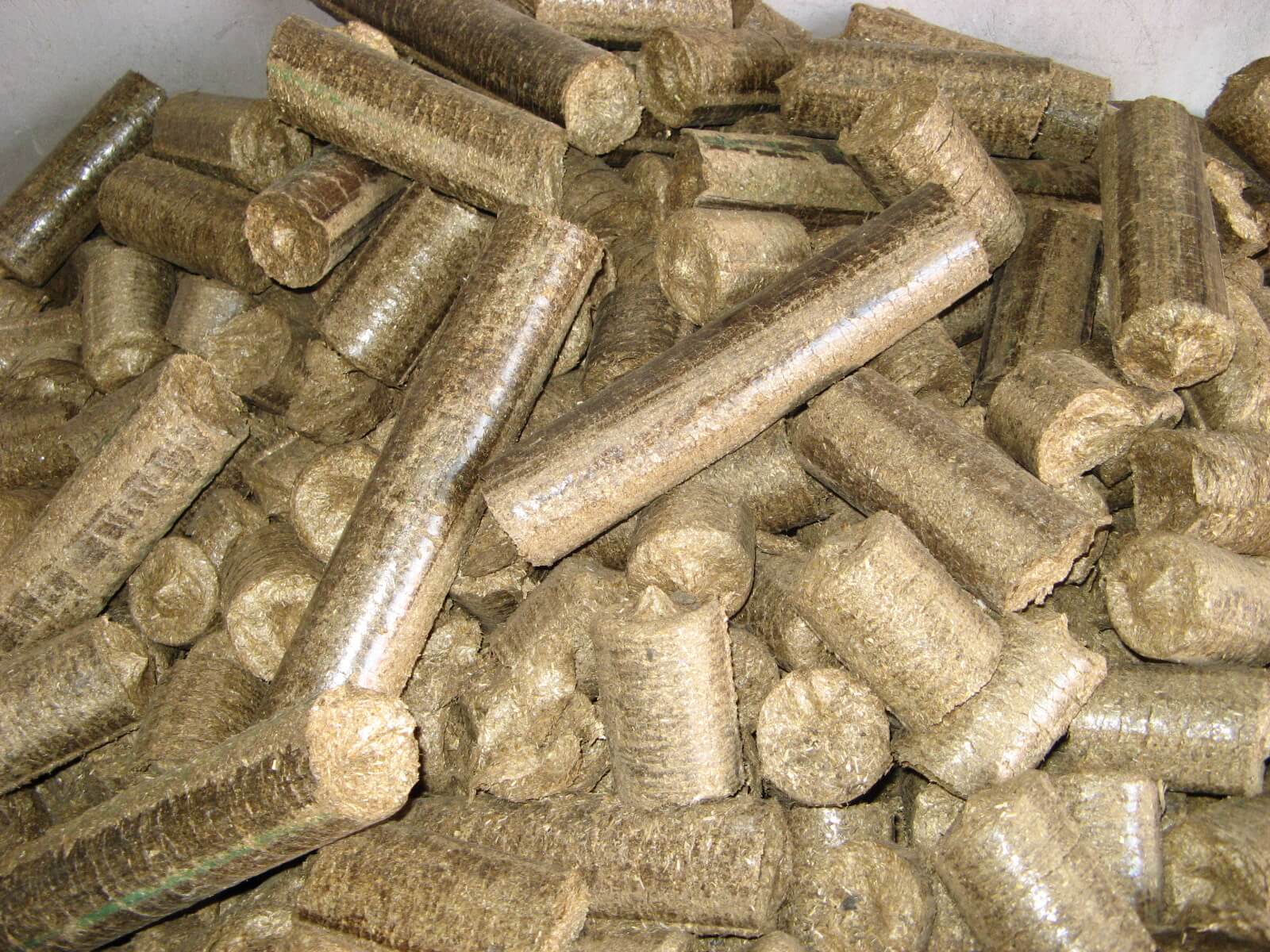 Final product - straw briquettes